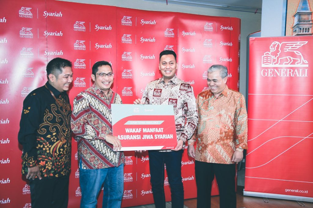 Generali Indonesia Serahkan Ambulance Dari Wakaf Manfaat Asuransi Jiwa