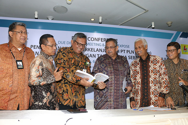 PLN TERBITKAN OBLIGASI_Himawan_060617_0001