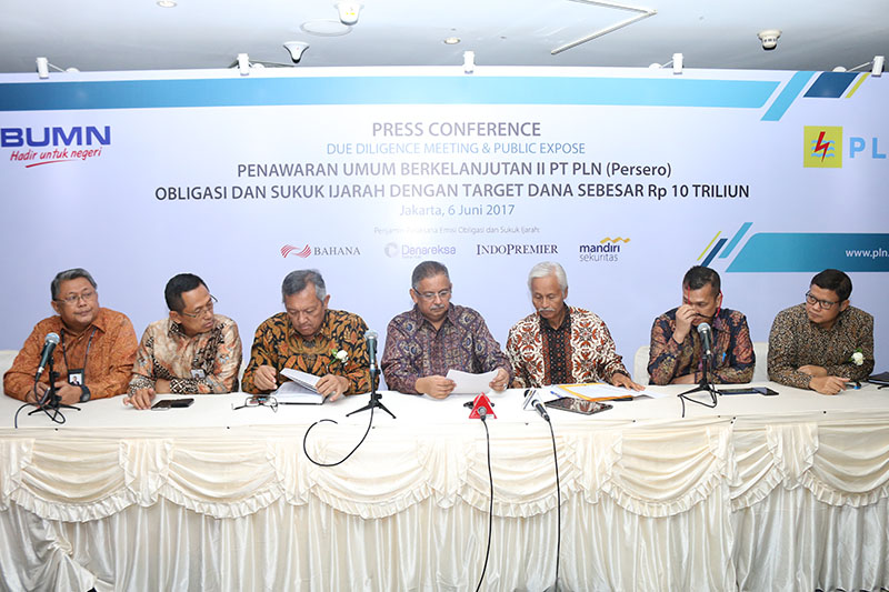 PLN TERBITKAN OBLIGASI_Himawan_060617_0002