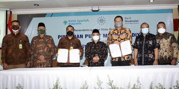 Pemanfaatan Jasa Layanan dan Produk Perbankan Syariah