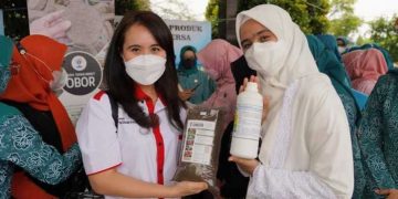 Olah Limbah jadi Briket, Desa Binaan Bank Sinarmas ini Raih Juara I