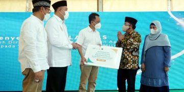 Penyerahan SK Izin Yayasan BSMU sebagai Lembaga Amil Zakat Nasional