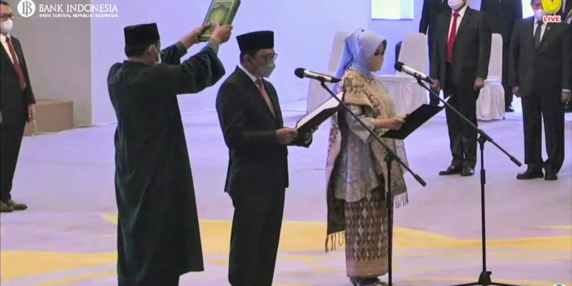 Resmi, Juda Agung dan Aida S. Budiman Dilantik Sebagai Deputi Gubernur BI