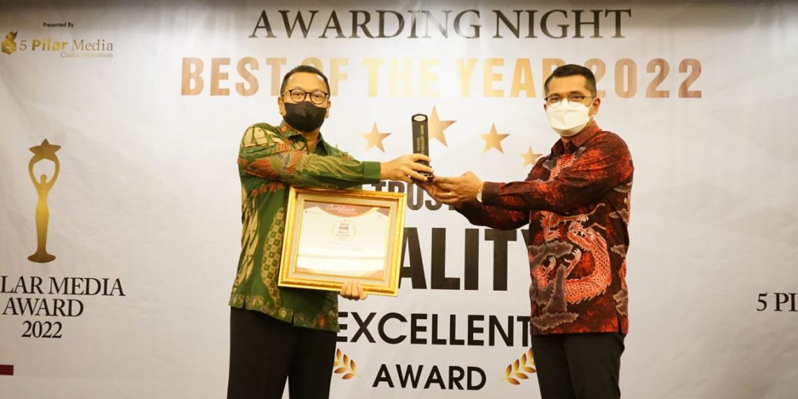 Bank Kalbar Raih Trusted Bank Quality Excellent Award 2022