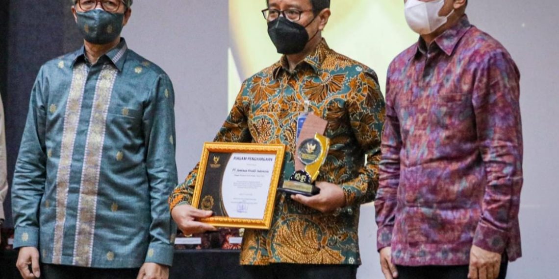 Jamin KUR Rp130,3 Triliun, Jamkrindo Sabet Penghargaan KUR Award 2022