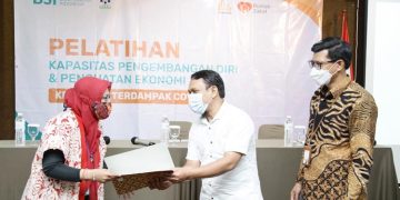 Penyerahan Bantuan dan Pelatihan Pengembangan diri Terdampak COVID-19