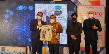 Dirut IFG Raih ‘Most Popular Financial CEO’ 2022