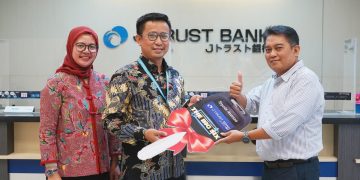 J Trust Bank Serahkan Hadiah Utama Undian The Big Six