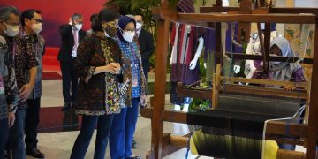 Berdayakan Perempuan, LPEI Kenalkan Penopang Ekspor Tenun di Pertemuan G20 