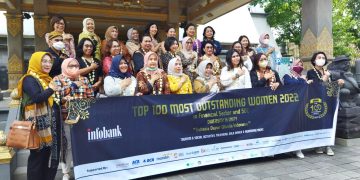 Di Acara Top 100 Most Outstanding Women 2022: Para Eksekutif Wanita Nikmati Keindahan Kota Solo