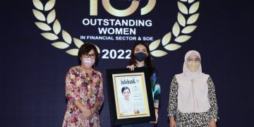 Selvi Ananda Dan Nurhaida Buka Workshop Membatik di Top 100 Outstanding Women Forum 2022