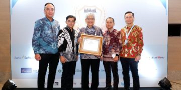 Kinerja Kinclong BJB Diganjar Penghargaan Infobank Top BUMD 2022