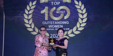 30 Tahun Berkarya di Industri Asuransi, Dumasi Samosir Raih Top 100 Most Outstanding Women