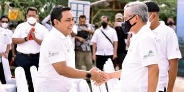 Dukung Ekonomi Berkelanjutan, BSI Bersama Industri Jasa Keuangan dan OJK Tanam 20.000 Pohon Bakau di Pesisir Pantai Bali