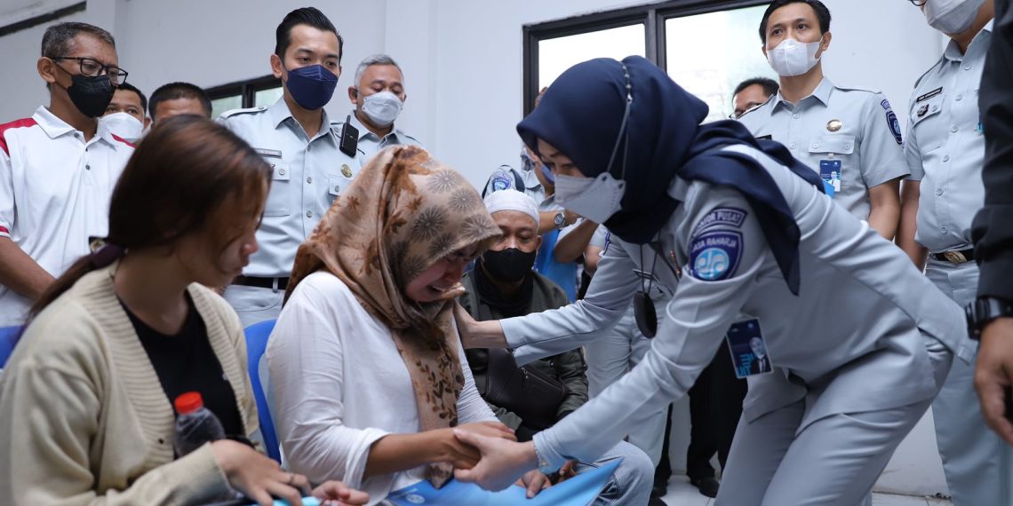 Ahli Waris Korban Kecelakaan Kontainer di Bekasi Terima Santunan Jasa Raharja