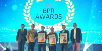 Tiga Bankir BPR Ini Terima Penghargaan Spesial dari Infobank