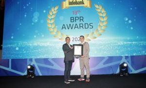 Bisnis Tumbuh Agresif, BPR Pekanbaru Madani Terima Penghargaan Infobank BPR Awards 2022