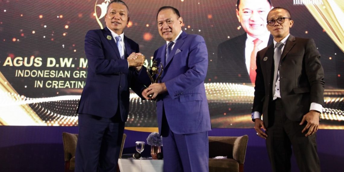 Infobank Anugerahi Agus Marto Sebagai Indonesian Great Banking Leader In Creating More Leaders
