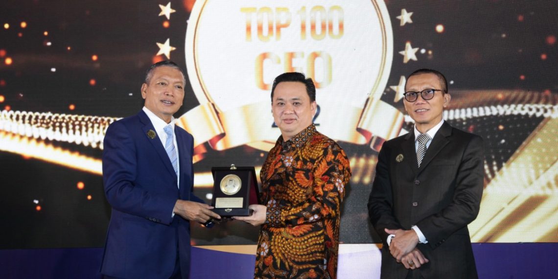 Bos Asuransi Cakrawala Proteksi Raih Top 100 CEO & Top 200 Next Leader 2022
