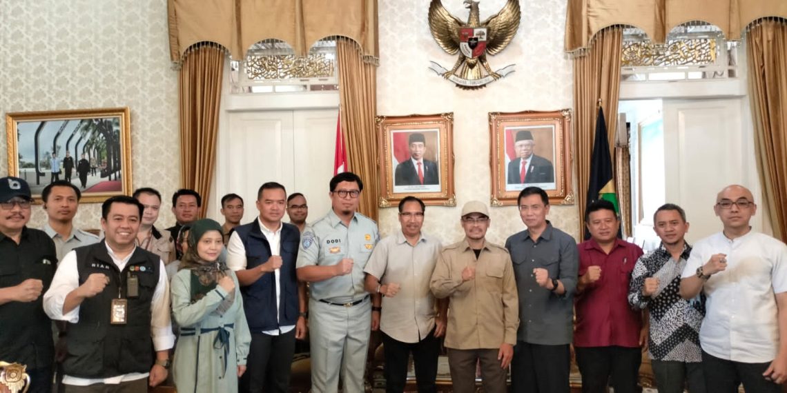 Jasa Raharja & Satgas Bencana BUMN Bantu Masyarakat Korban Gempa Cianjur