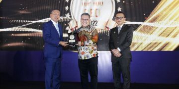 Dirut Rintis Iwan Setiawan Sabet Penghargaan Top CEO 2022 dari Infobank