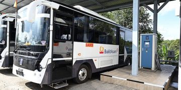PTBA Operasikan 10 Unit Bus Listrik untuk Kendaraan Tambang
