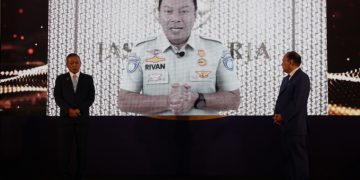 Dua Petinggi Jasa Raharja Berhasil Bawa Pulang Penghargaan dari Infobank