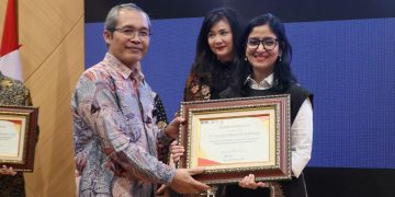 Direktur Allianz Indonesia Terima Apresiasi dari KPK