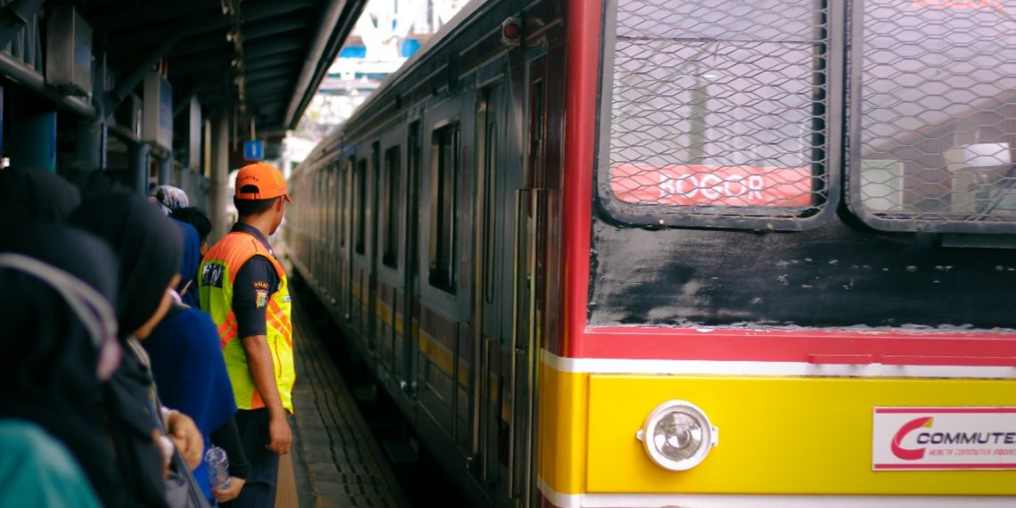 Jelang Nataru, KAI Siapkan Ribuan Petugas, Amankan Operasional Angkutan