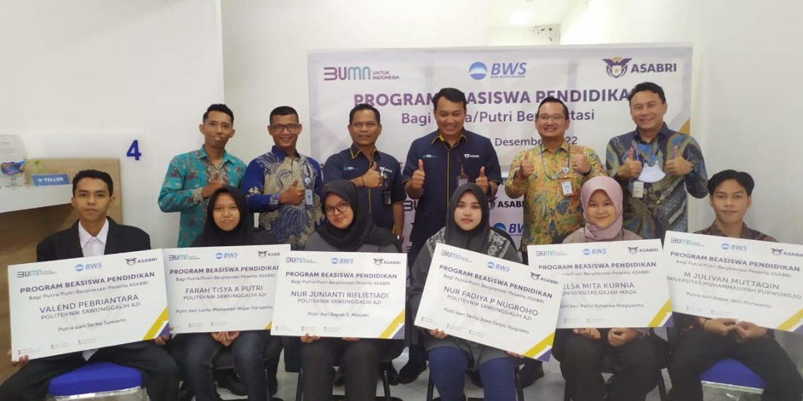 Kolaborasi Dengan Bank Woori, Asabri Beri Beasiswa Putra-Putri TNI-Polri