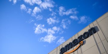 Gara-Gara Ini, Amazon dan Salesforce Kembali Pangkas Ribuan Pekerjanya