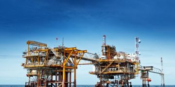 Kurangi Emisi, DBS Pangkas Pembiayaan Migas Hingga 28%