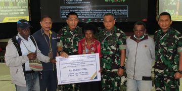 Asabri Serahkan Santunan Prajurit TNI yang Gugur di Yahukimo Papua