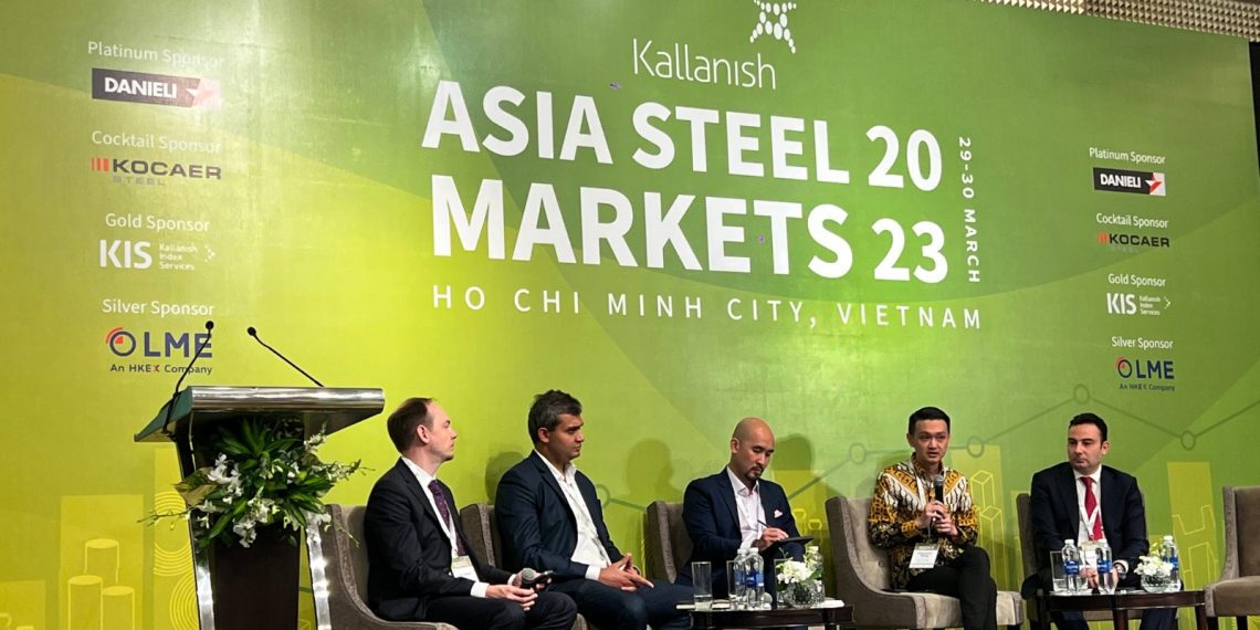 Pentingnya Lindung Nilai Harga Baja di Tengah Ketidakpastian Global