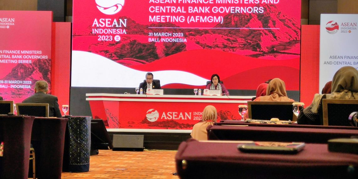 Gubernur BI Fokus Perluas Penggunaan Mata Uang Lokal di Asean