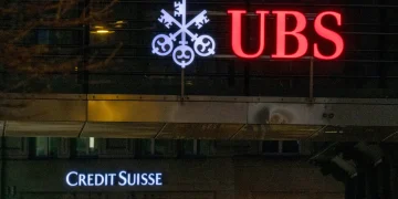 Ironi UBS Akuisisi Credit Suisse yang Berujung PHK Massal