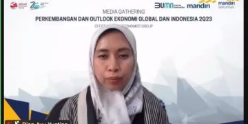 Ekonom Bank Mandiri