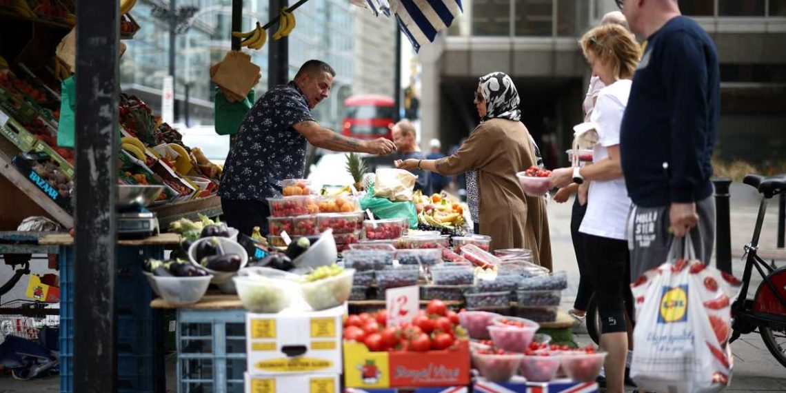 Inflasi Melonjak, Menkeu Inggris Dukung Kenaikan Suku Bunga