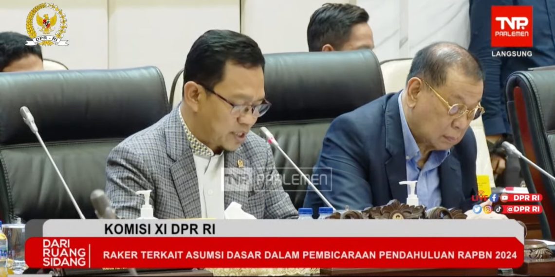 Komisi XI DPR RI Paparkan Kesepakatan Asumsi Dasar Makro 2024