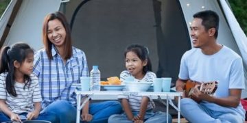 Tips Berlibur Aman Bersama Keluarga saat Cuaca Ekstrem