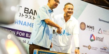 Nasabah_J Trust_Bank