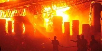 Pabrik Kertas di Kudus Terbakar Hebat,  Kerugian Ditaksir Capai Rp17,5 M