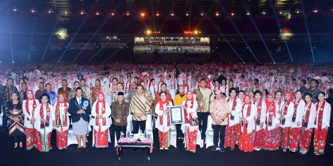 Jokowi Jadi Saksi Rekor Guinness World of Record Pergelaran Angklung Terbesar di Dunia