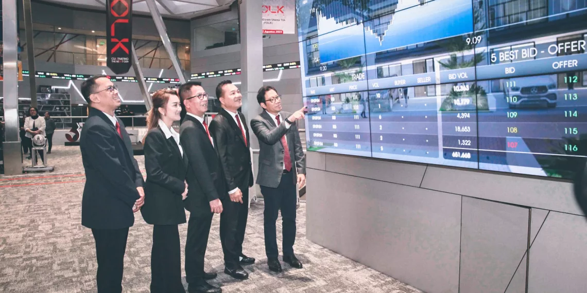 PT Minahasa Membangun Hebat Tbk resmi tercatat di Bursa Efek Indonesia.