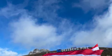 Freeport Bentangkan Bendera