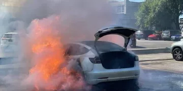 Mobil Listrik Terbakar