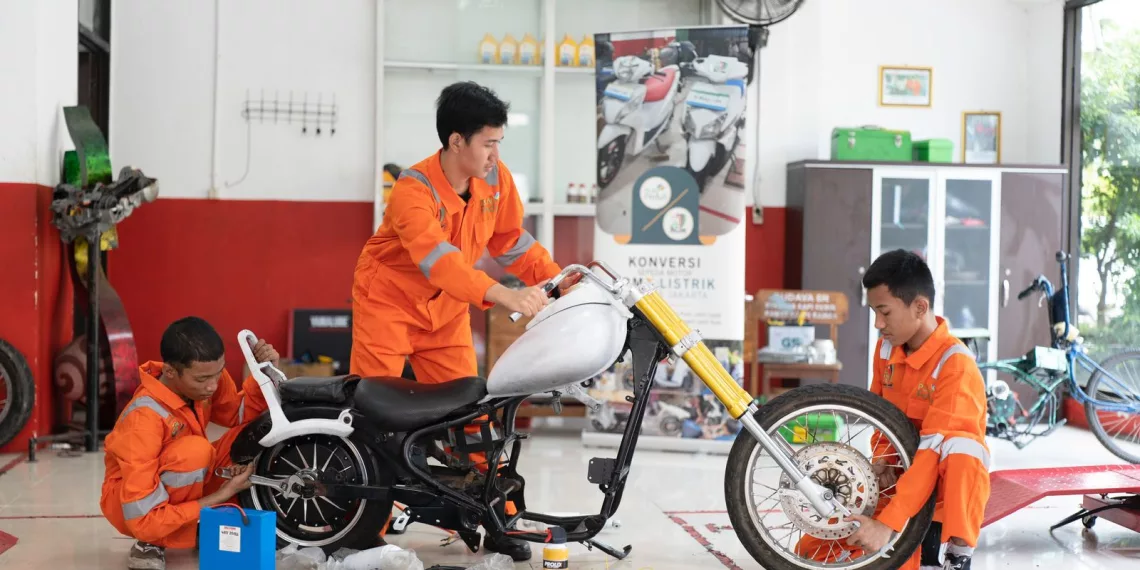 Simak! Ini Keuntungan Pakai Motor Listrik Konversi Dibanding Motor Bensin
