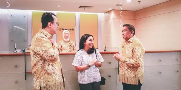 Direksi Maybank Indonesia Sapa Nasabah di Hari Pelanggan Nasional