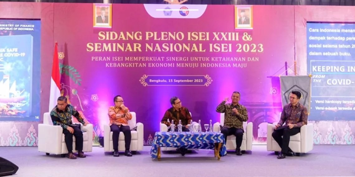 Wamenkeu Paparkan Tiga Poin Penting di Forum ISEI