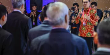 Presiden Direktur PT Bank DBS Indonesia Lim Chu Chong